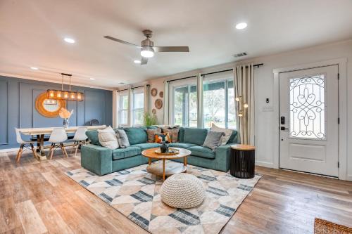 Thunderbolt House | Mariners Rest 5BR Game Room, Near Beach