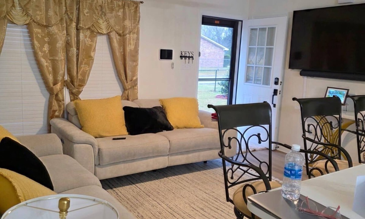 Georgetown House | Marvelous 3-bedroom house with AC in charming Georgetown