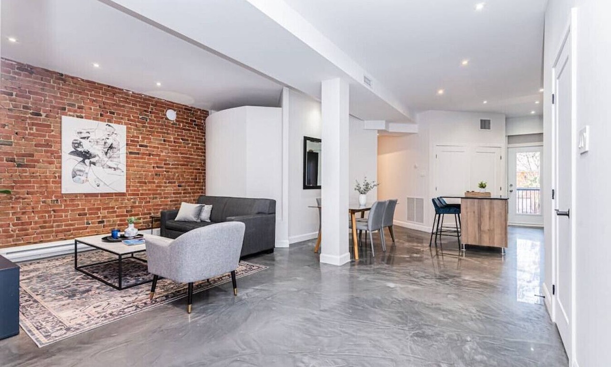 Plateau Mont Royal Apartment | Massive 3 bedroom apartment in the heart of Le Plateau by Denstays