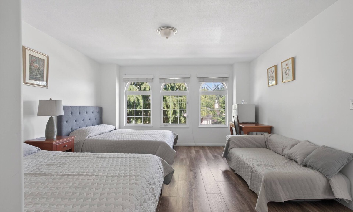 Burnaby House | Master Bedroom 208 Located in Burnaby (Metrotown Area)