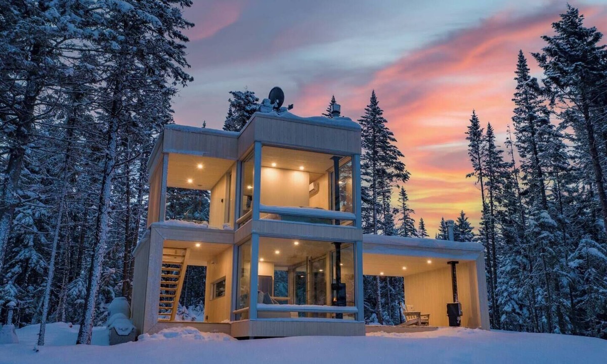 Lac Beauport Ski Chalet | MICA