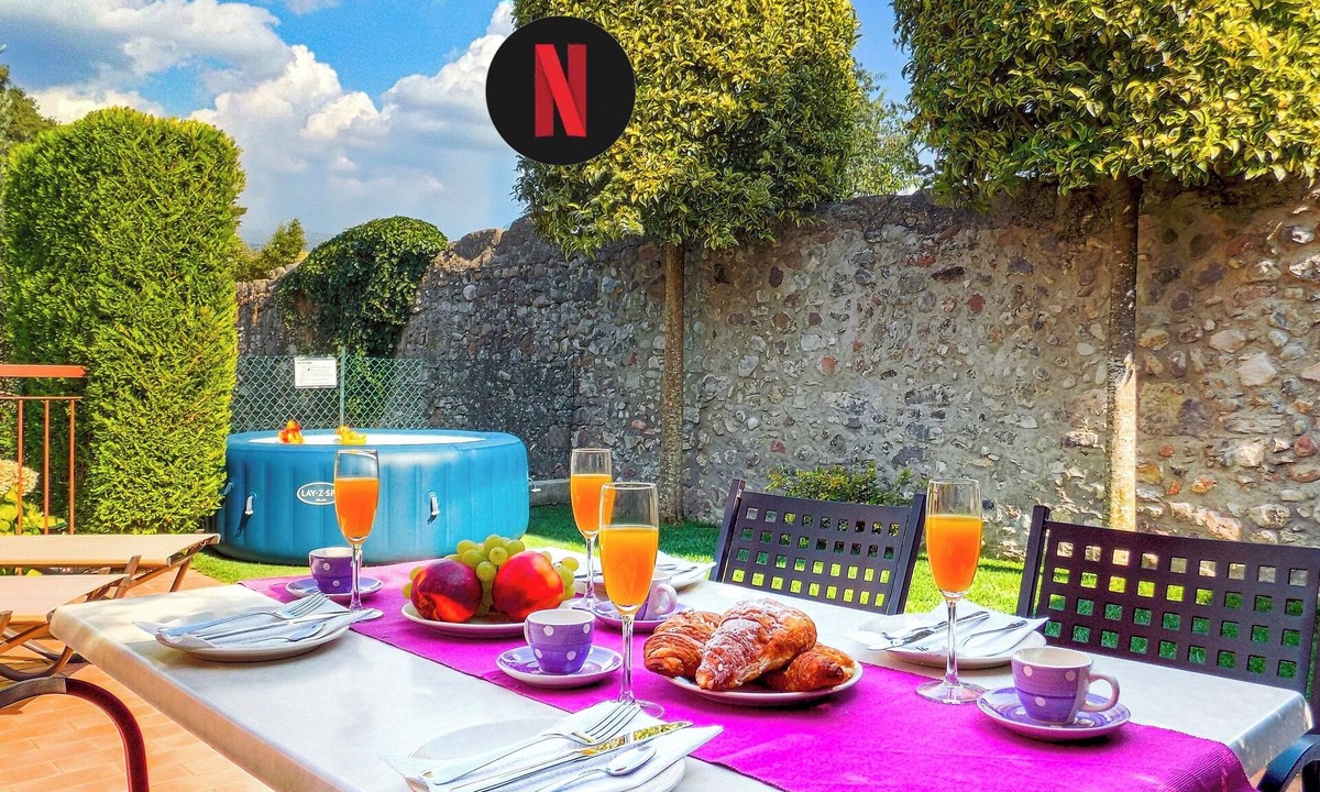 Bardolino Apartment | Millyholidays It Lillà Vacation Rental - Downtown - Nearby Beach - Private Garden - Spa Pool