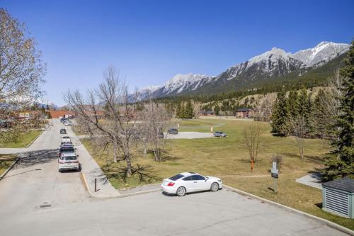Canmore Apartment | Mini Getaway with Mountain Views Near Banff