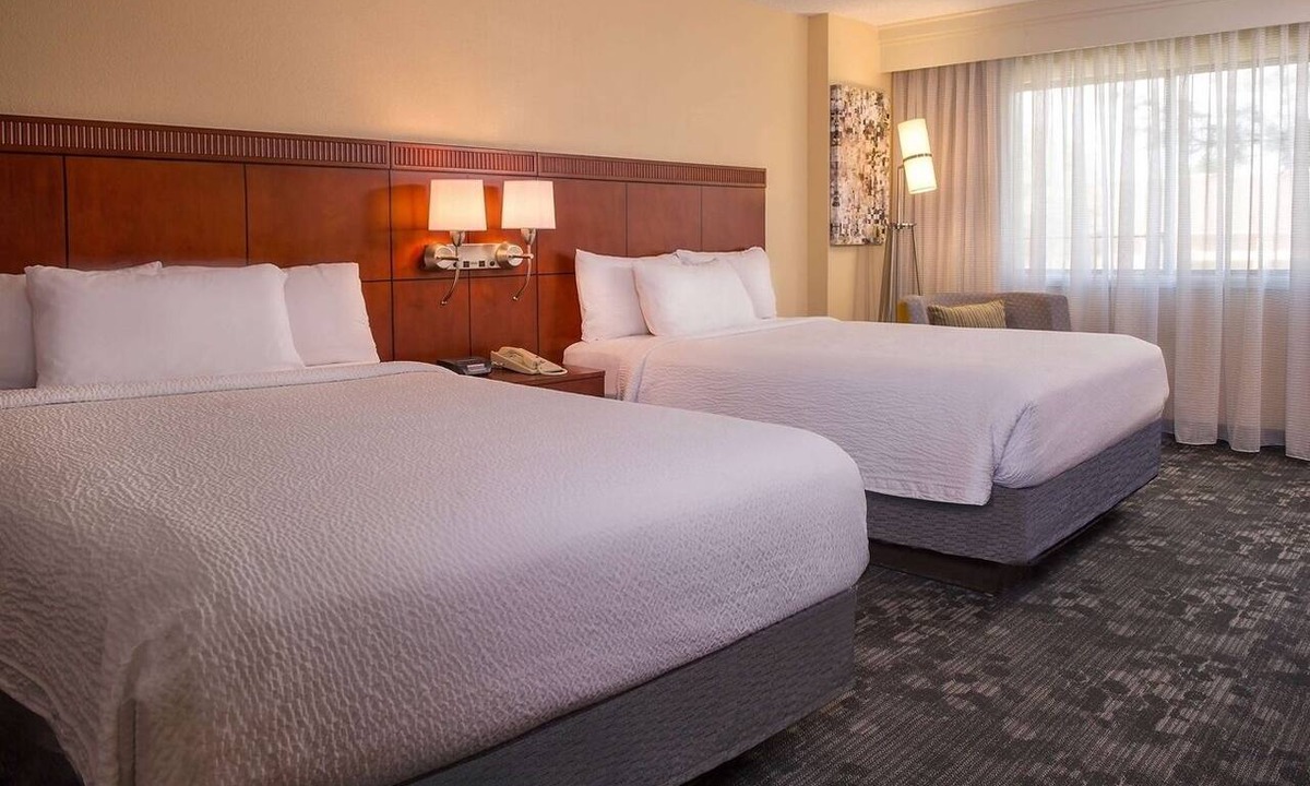 University Place Hotel | Modern 1 BR Suite Comfort Near Pavilion Pet-Friendly, Gym