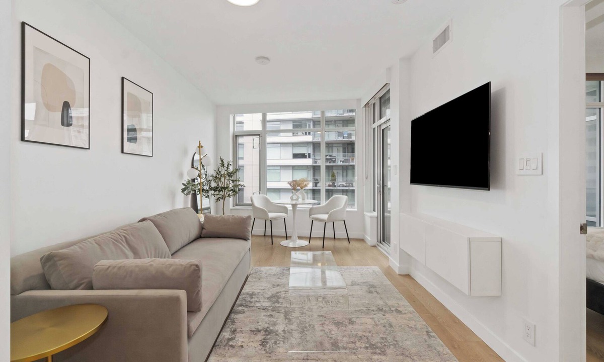 Mount Pleasant Condo | Modern 1BR Condo near Seawall & SkyTrain-walking distance to MAJOR INTERNATIONAL SPORTING EVENT