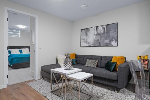 Keith Apartment | Modern 2BR Quiet Retreat with Kitchen Near Banff, Parks, Winsport