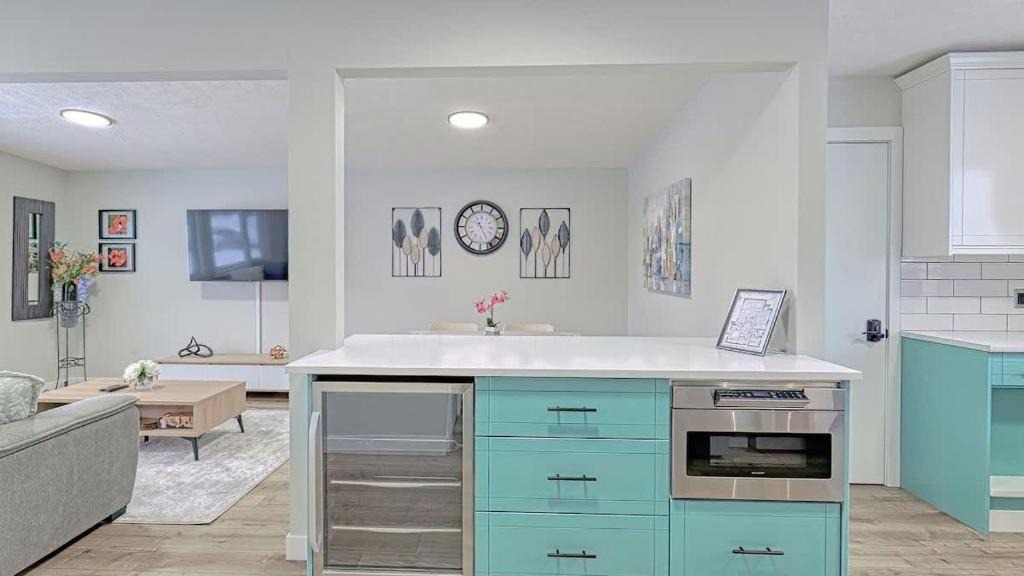 Calgary House | Modern 3BR Suite Steps to C-Train Near Zoo & DT