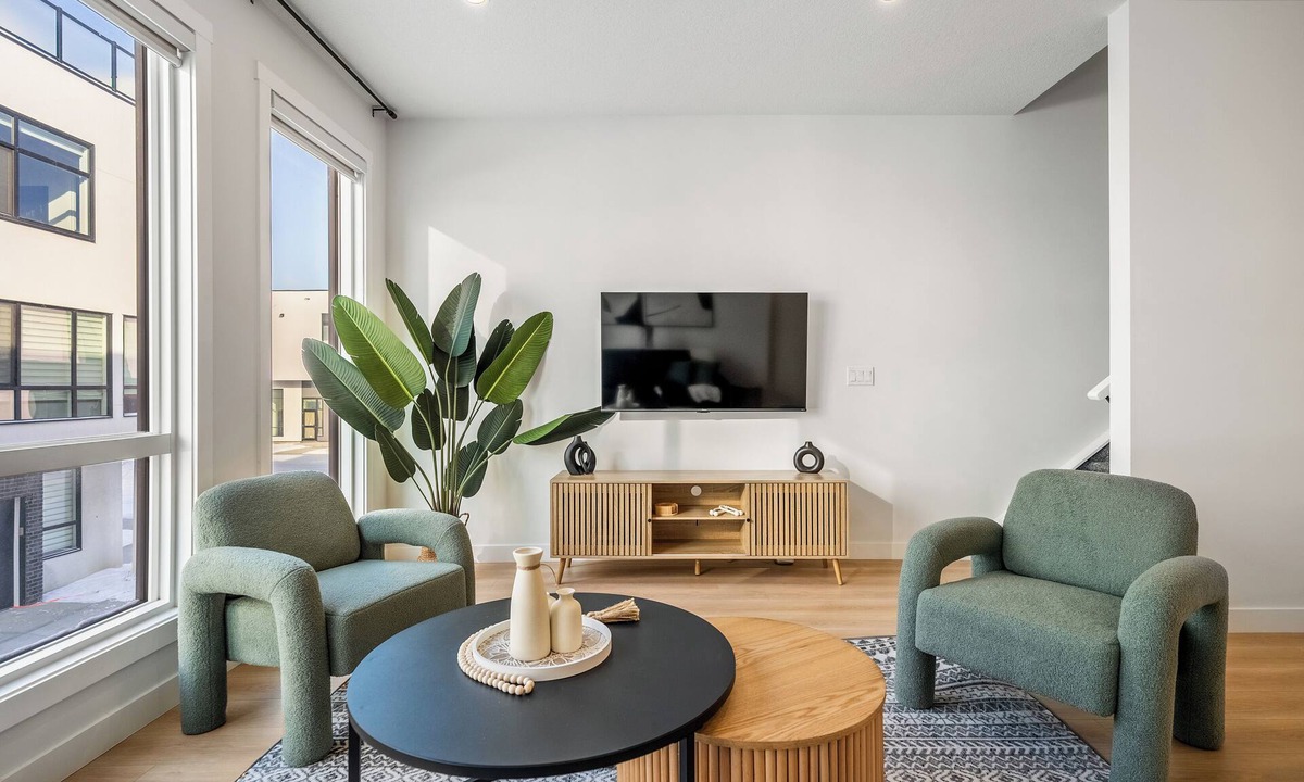 Sage Hill House | Modern Elegance & Comfort – 3BR + 3 Ensuites, AC