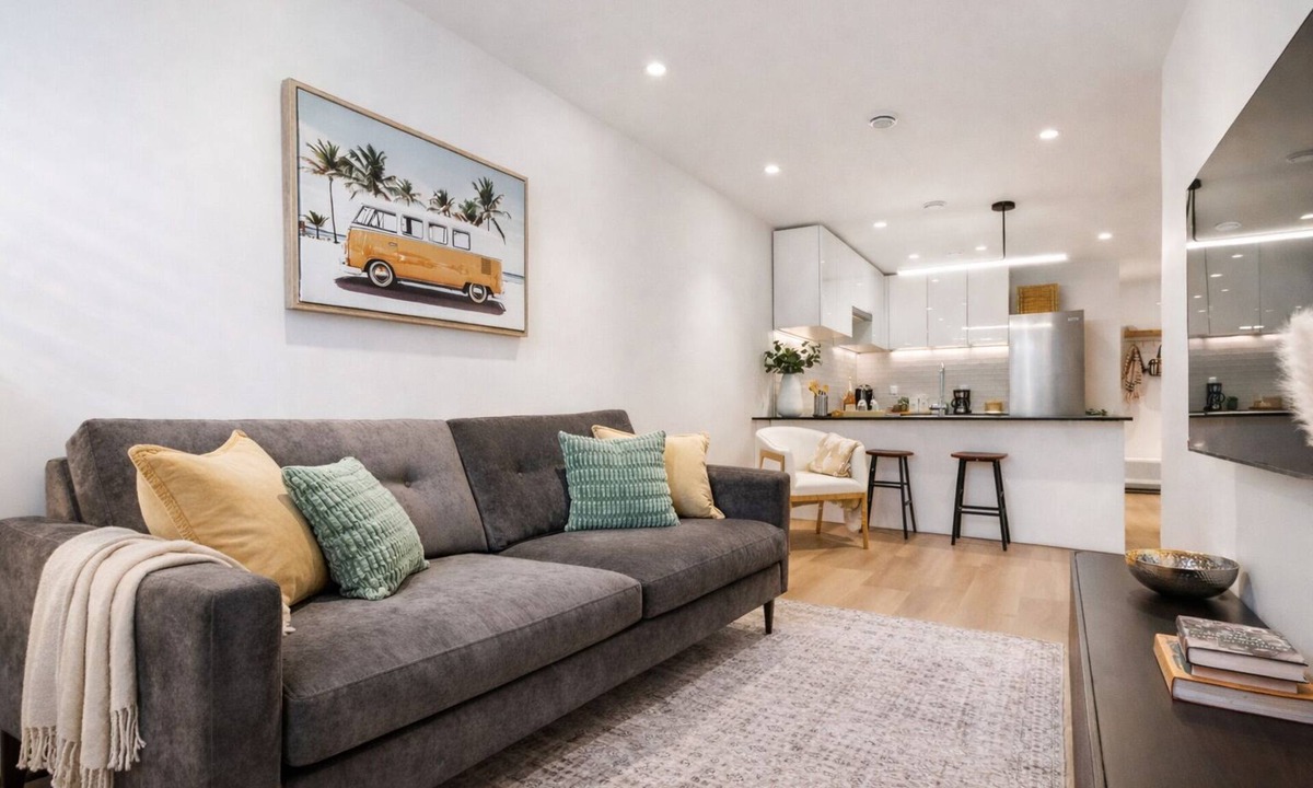 Mount Pleasant House | Modern Family 2BR Lower Suite I