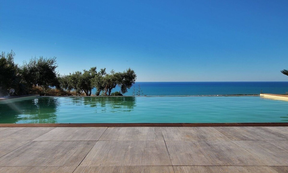 Campofelice di Roccella Villa | Modern property with Private Golf Practice, Private Pool, Garden, WiFi, Sea VIew