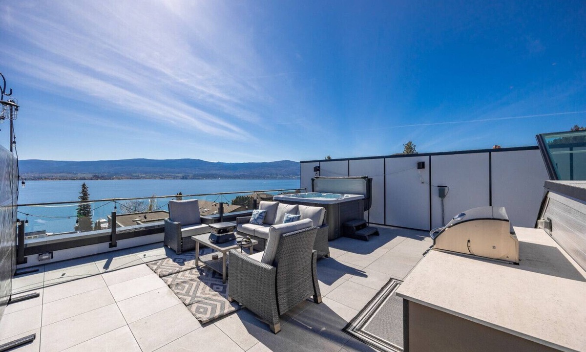 Central Okanagan Villa | Modern Lakeview Retreat w/Rooftop & Hot Tub
