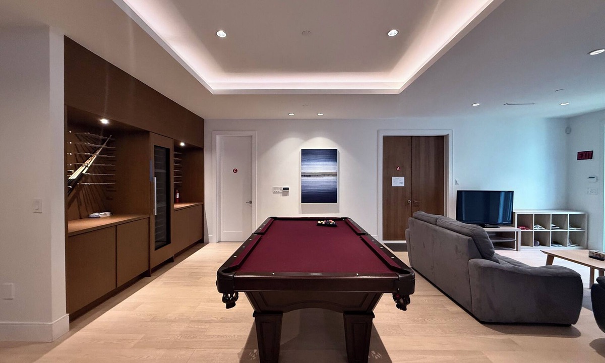 Shaughnessy House | Modern Private Suite in Vancouver with Free Parking