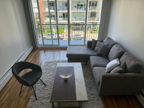 Mount Pleasant Apartment | Modern Vancouver Apartment Near Downtown - BC Place