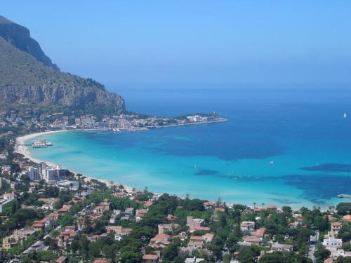 Mondello House | Mondello Luxury Apartment on the Beach