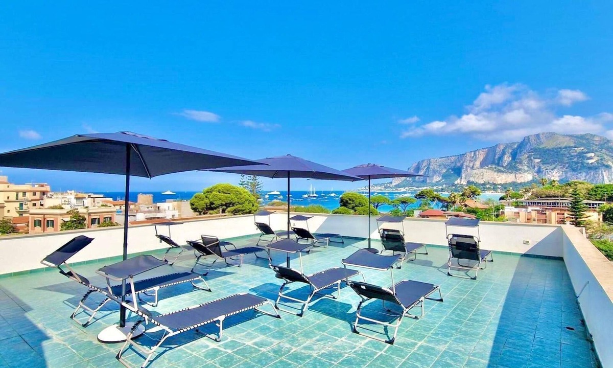 Mondello Bed & Breakfast | Mongibello rooftop