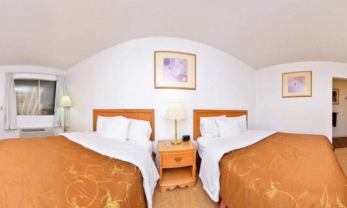 Olds Hotel | Motel 8