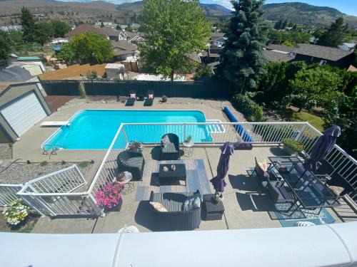 Oliver Bed & Breakfast | Mountain View Villa with Saltwater Pool