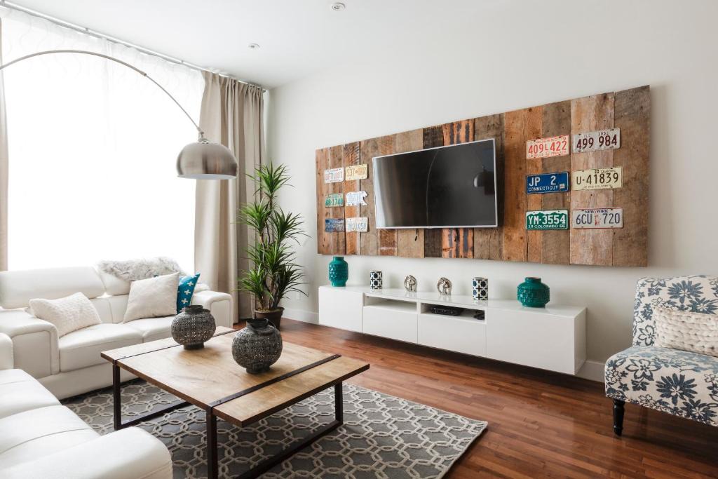 Plateau Mont Royal Apartment | MTLVacationRentals - The FabFour