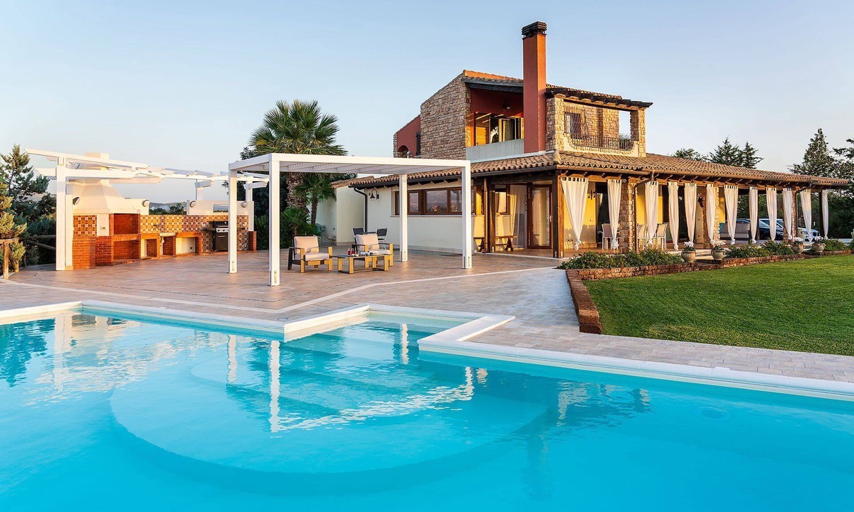 Paceco Villa | My Rental Homes - Villa Heaven with huge garden, a private pool and BBQ area