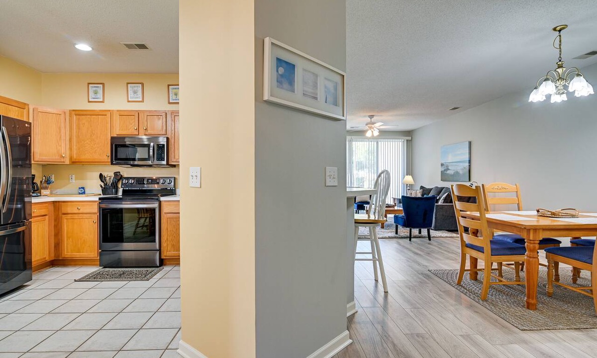 Red Hill Condo | Myrtle Beach Golf Retreat w/Pool Access!