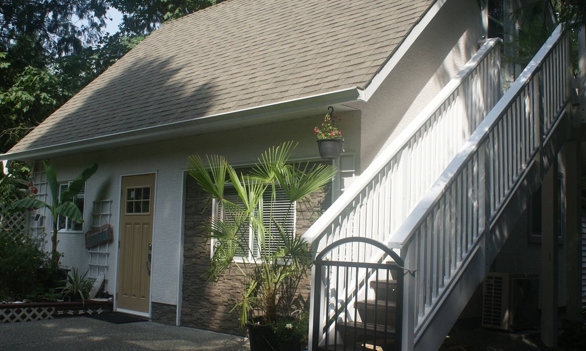 Regional District of Nanaimo Cottage | Nesting Ravens , Neat Cottage on private acreage,stay you will remember