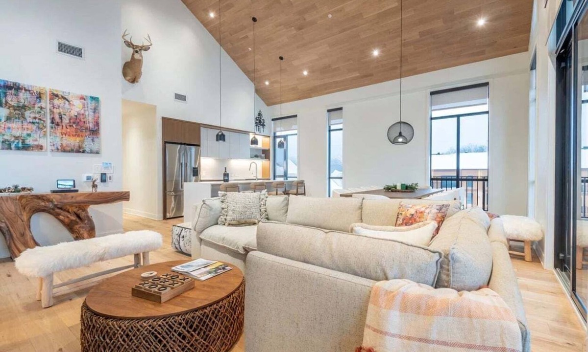 Versant Soleil Condo | New ! Arbora Tremblant Penthouse | Private Hot Tub + Rooftop Terrace