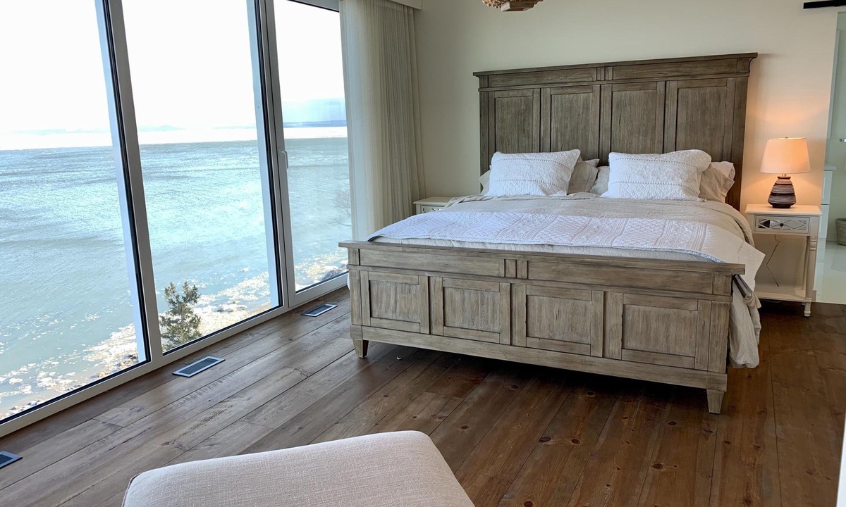Saint Irenee Villa | New construction! Villa La Sereine