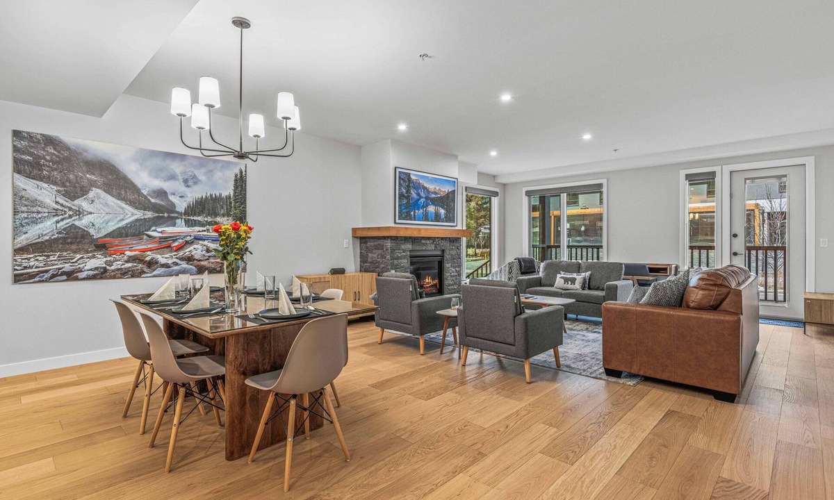 Canmore Condo | New Large & Fabulous -1500sqft,Hot Tub, BBQ
