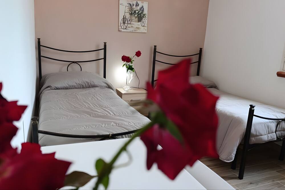Villalba Apartment | NEW LIFE Villalba Resort - Room '102' with Shared Terrace, Wi-Fi and Air Conditioning