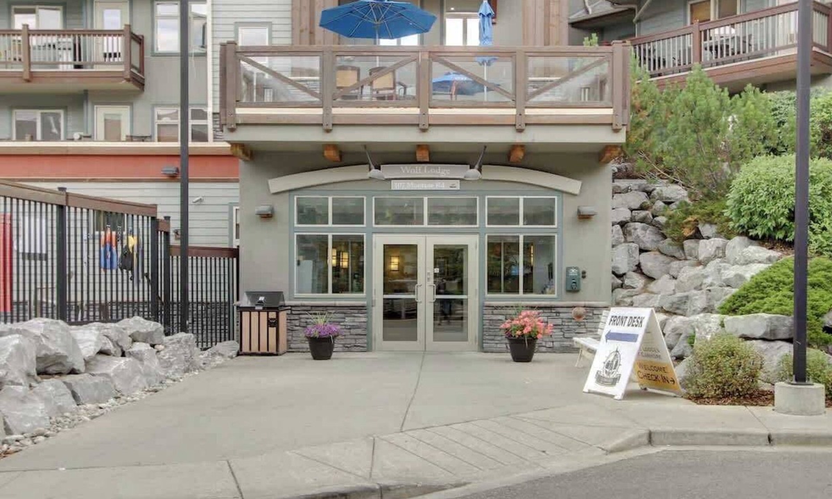 Cougar Creek Apartment | NEW! Ridgeview Retreat w/Hot Tub & Pool