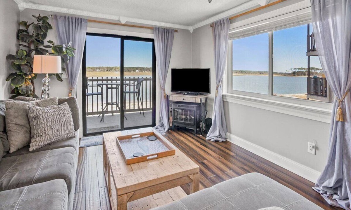 North Myrtle Beach Condo | Newly Updated Family Friendly Waterfront Condo With Great Views And Beach Access