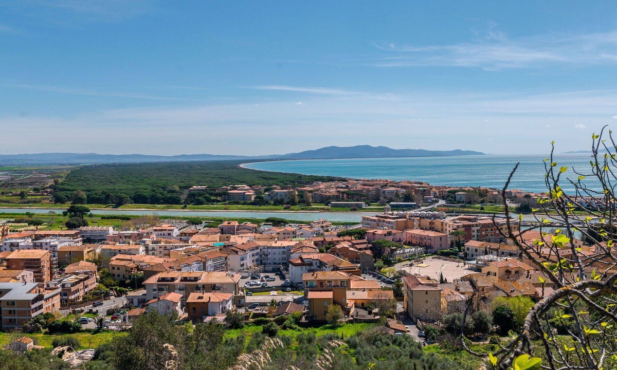 Le Rocchette House | Nice apartment in villa for 6 guests with pool, WIFI, A/C, TV and terrace