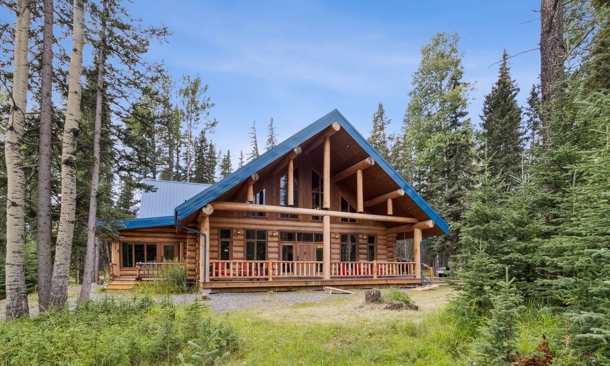 Nordegg House | Nordegg Timber Estate – Luxury Log Home Retreat
