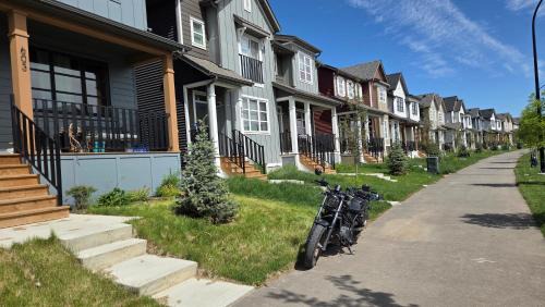 Southeast Calgary Bed & Breakfast | Noreak Thap