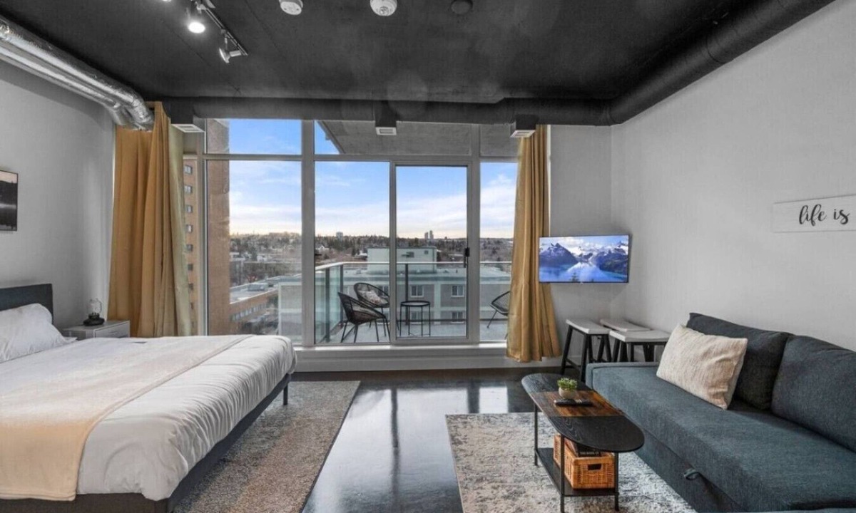 Connaught Apartment | "Nova" Bright Studio |Sofa Bed |Mins to Saddledome