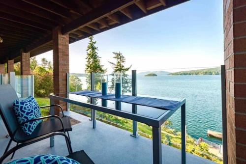 Victoria Apartment | OCEAN FRONT 2 BEDROOM SUITE with STUNNING VIEWS