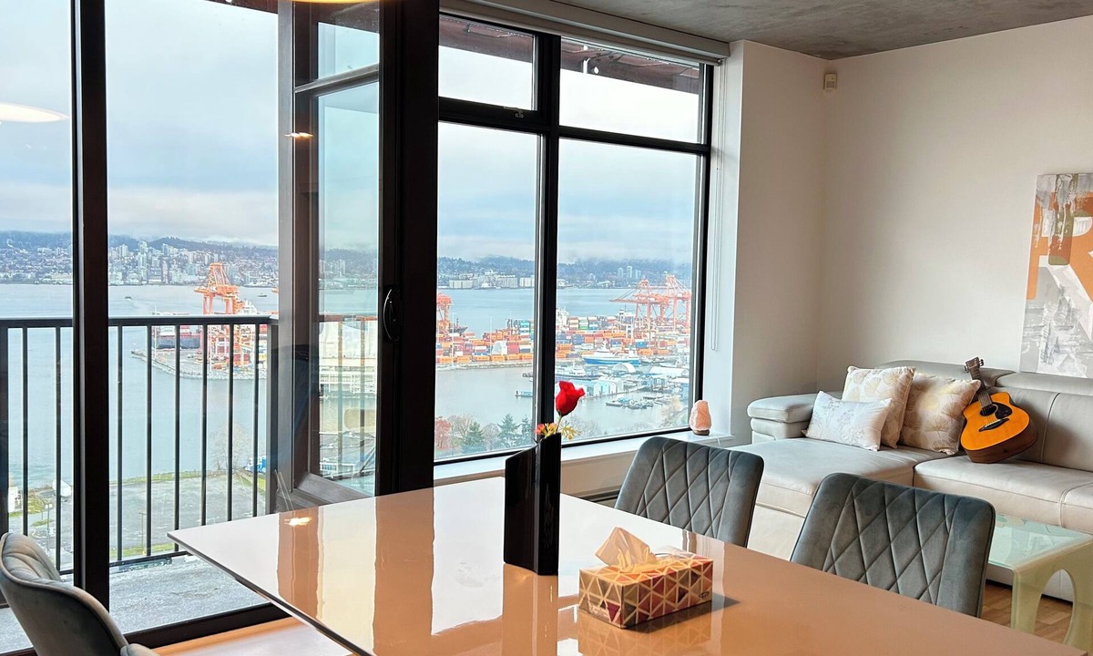 Gastown Apartment | Ocean View Condo . Downtown Vancouver