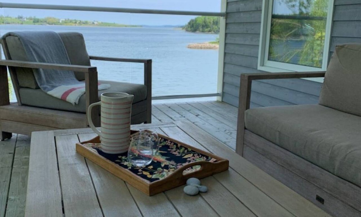 Heckmans Island House | Oceanfront Kayaking retreat close to Lunenburg
