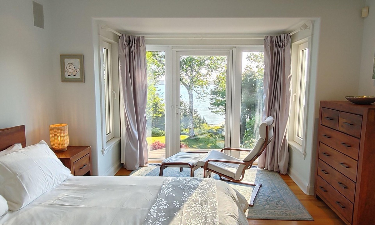 Glen Margaret Villa | Oceanfront Villa near Peggy's Cove with Private Dock