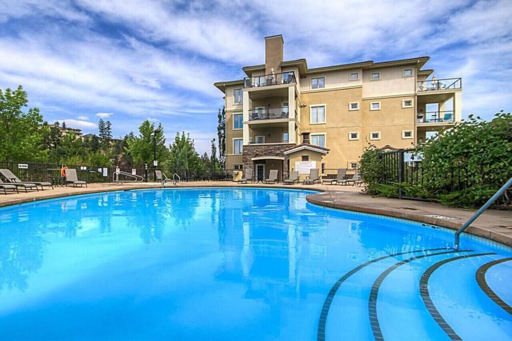Quail Ridge Apartment | Okanagan Excellence - Poolside! #1322