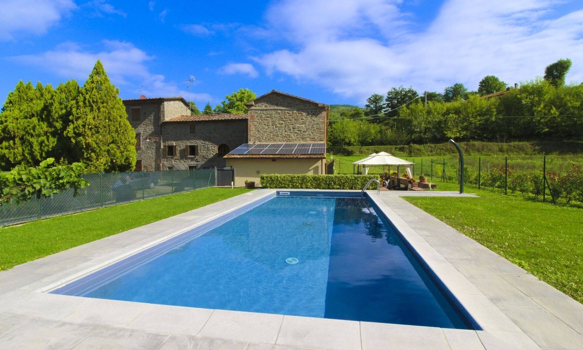 Pieve di Chio Villa | Old country mill, today a confortable holiday cottage with private and fenced swimming pool. Ideal a