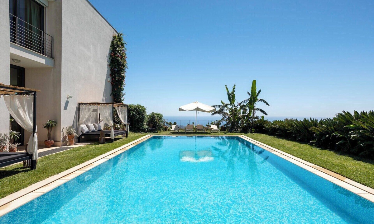 Coste Villa | Ortensia - Four Bedroom Villa, Sleeps 8