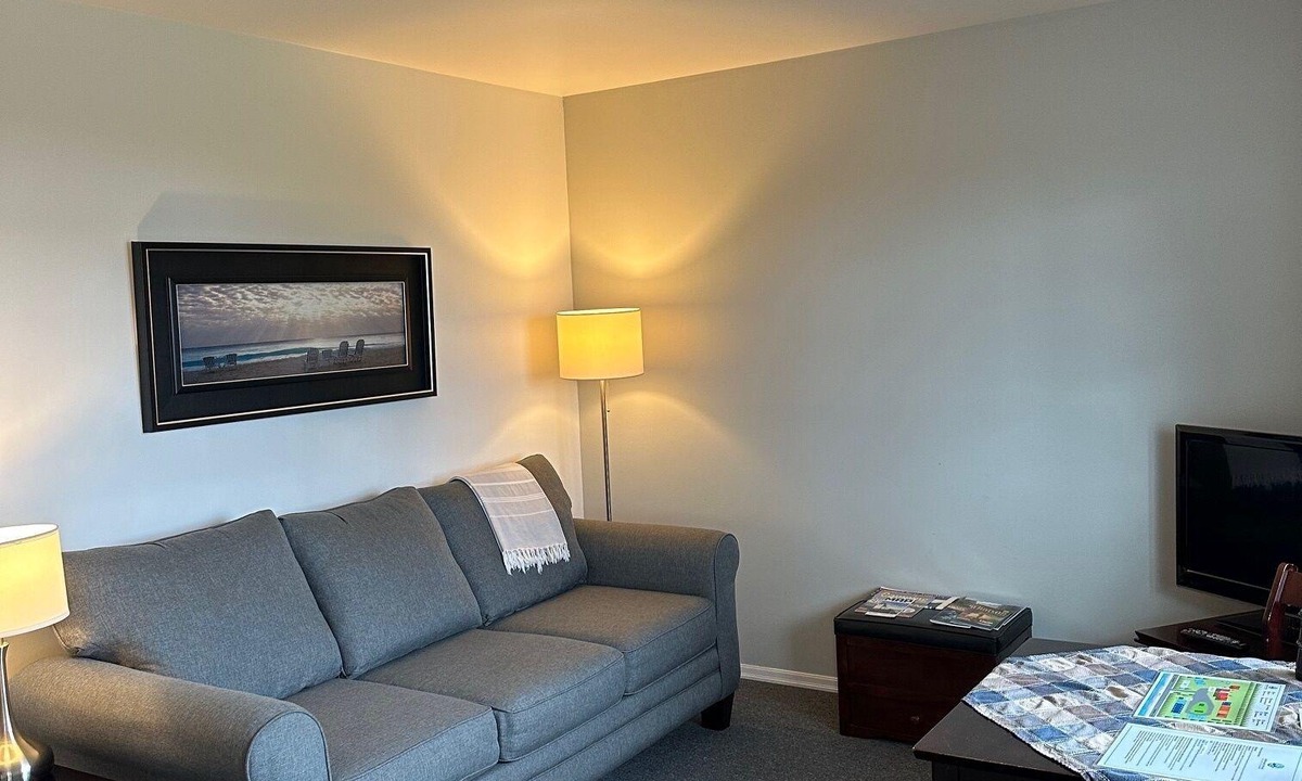 Campbell River Cottage | Outstanding Ocean View One Bedroom Cottage for a Perfect Weekly Get-away!