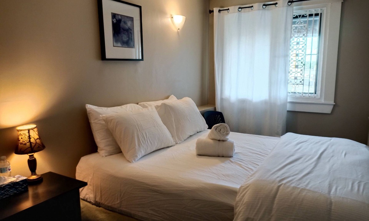 Regional District of Nanaimo Hostel | Painted Turtle Guesthouse (Hostel)