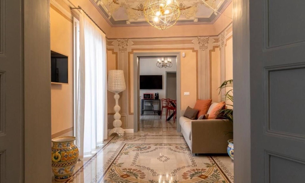 Trapani City Centre Apartment | Palazzo Guajana - APARTAMENTO “C”