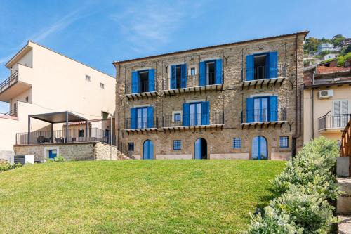 Capo d'Orlando Villa | Palazzo VistaBlu