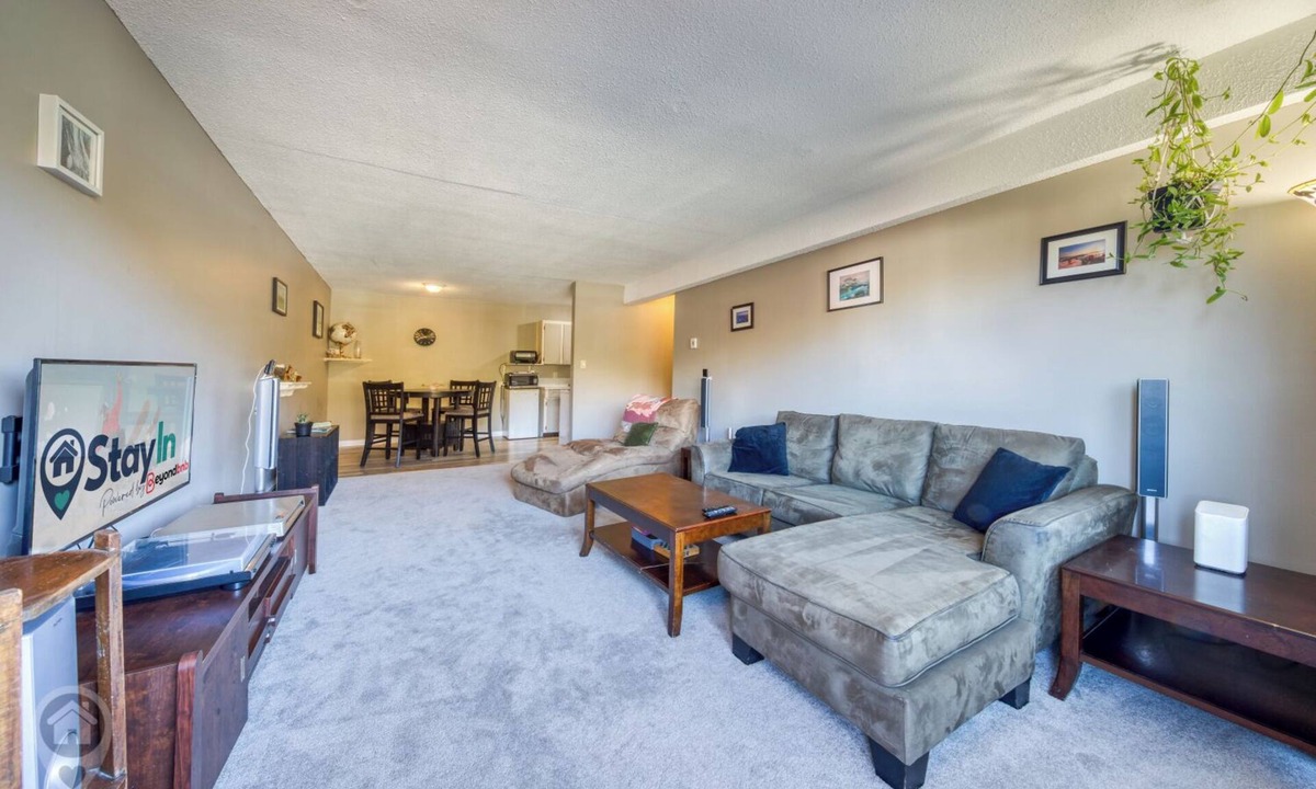 East Kootenay Apartment | Panoramic Mountain Views, Sauna, Pet Paradise