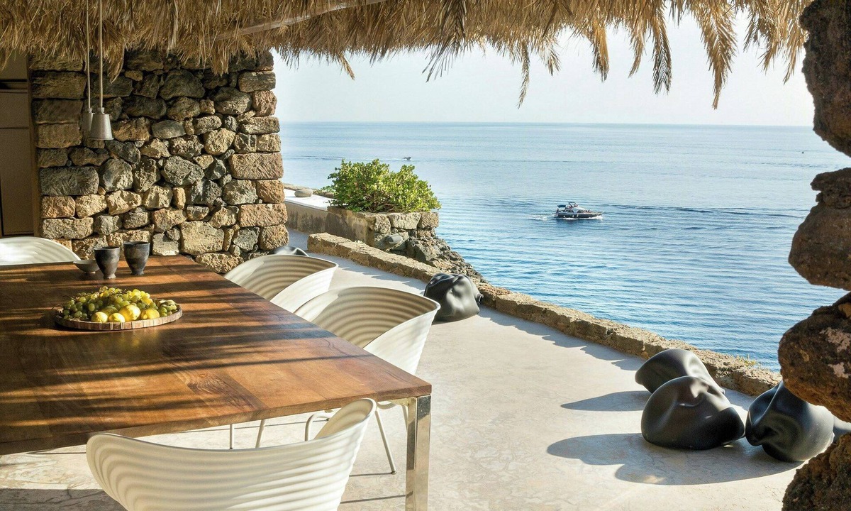 Pantelleria House | Pantelleria house between sea and hot springs