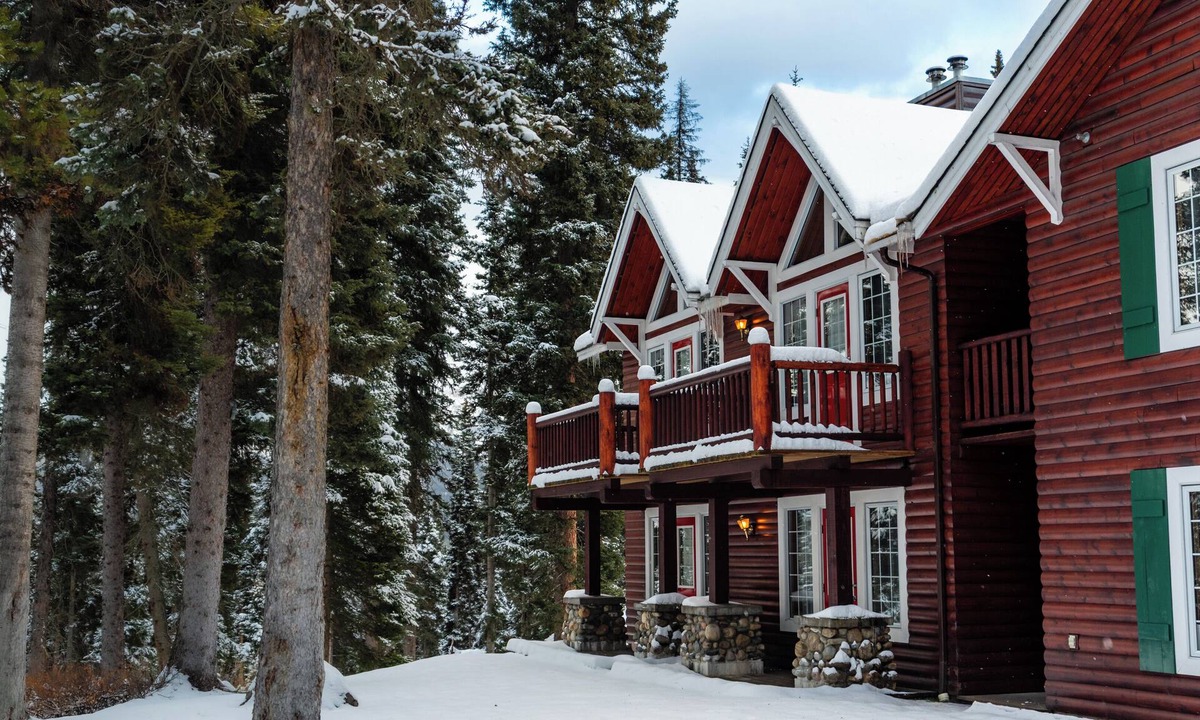 Lake Louise Cabin | Paradise Lodge & Bungalows