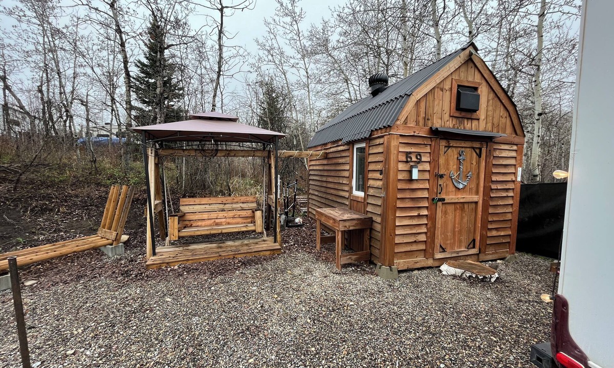 Mountain View House | Payne Lake Wilderness Huts - Camper A18 A cozy camper near a quiet lake!